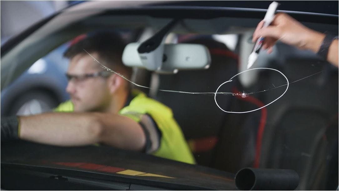 https://wsa-website-assets.s3.amazonaws.com/assets/images/chipped-windscreen.jpg